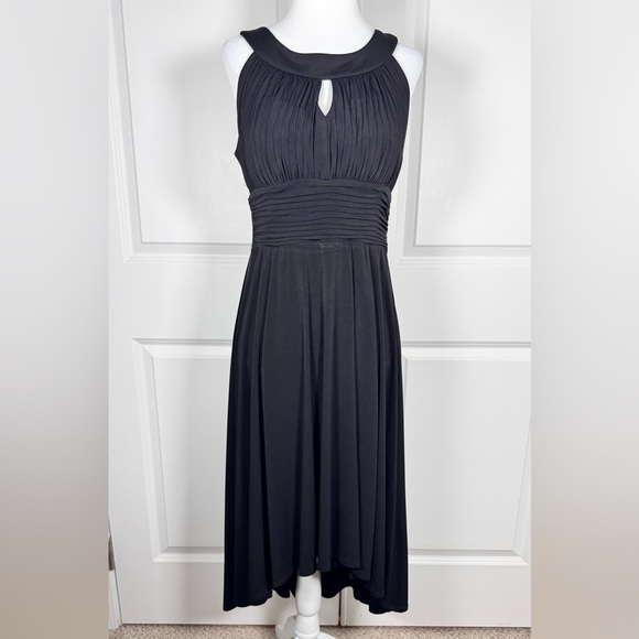 Sangria Dresses & Skirts - Sangria Black Pleated Keyhole Fit Flare Dress Size 8 Wedding Guest Cocktail